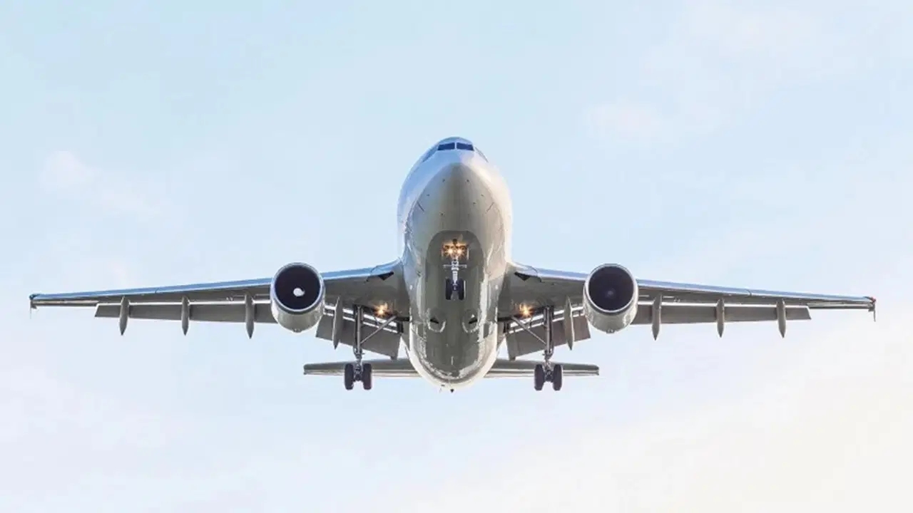 alman havayolu sirketi lufthansada 4 bin kisiyi isten cikarma karari yapay zeka ayrintisi mUIIjMDA