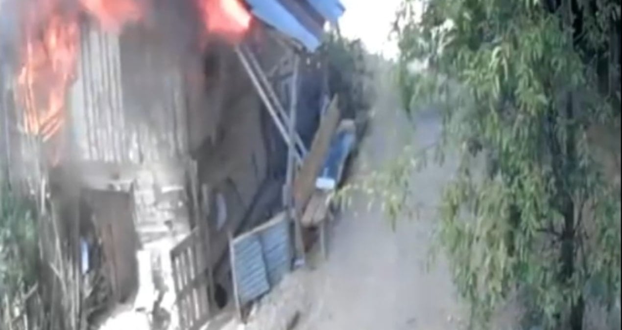 anne ve engelli oglunu kurtarmak icin alevlerin icine daldi 6rCdKnHQ