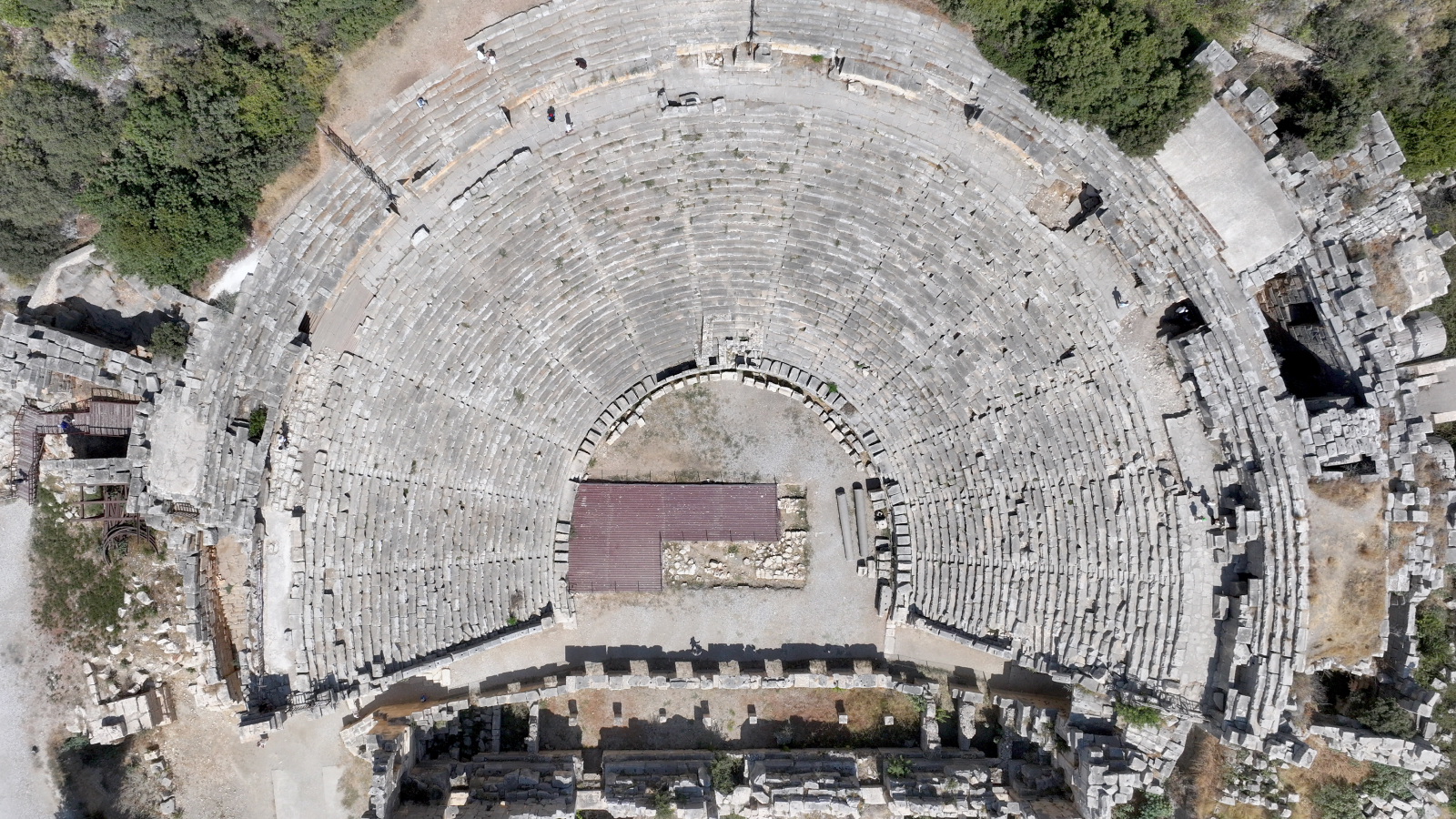 likyanin en buyuk antik tiyatrosunun sahne binasi orijinal taslariyla ayaga kaldirilacak mt5fbv29