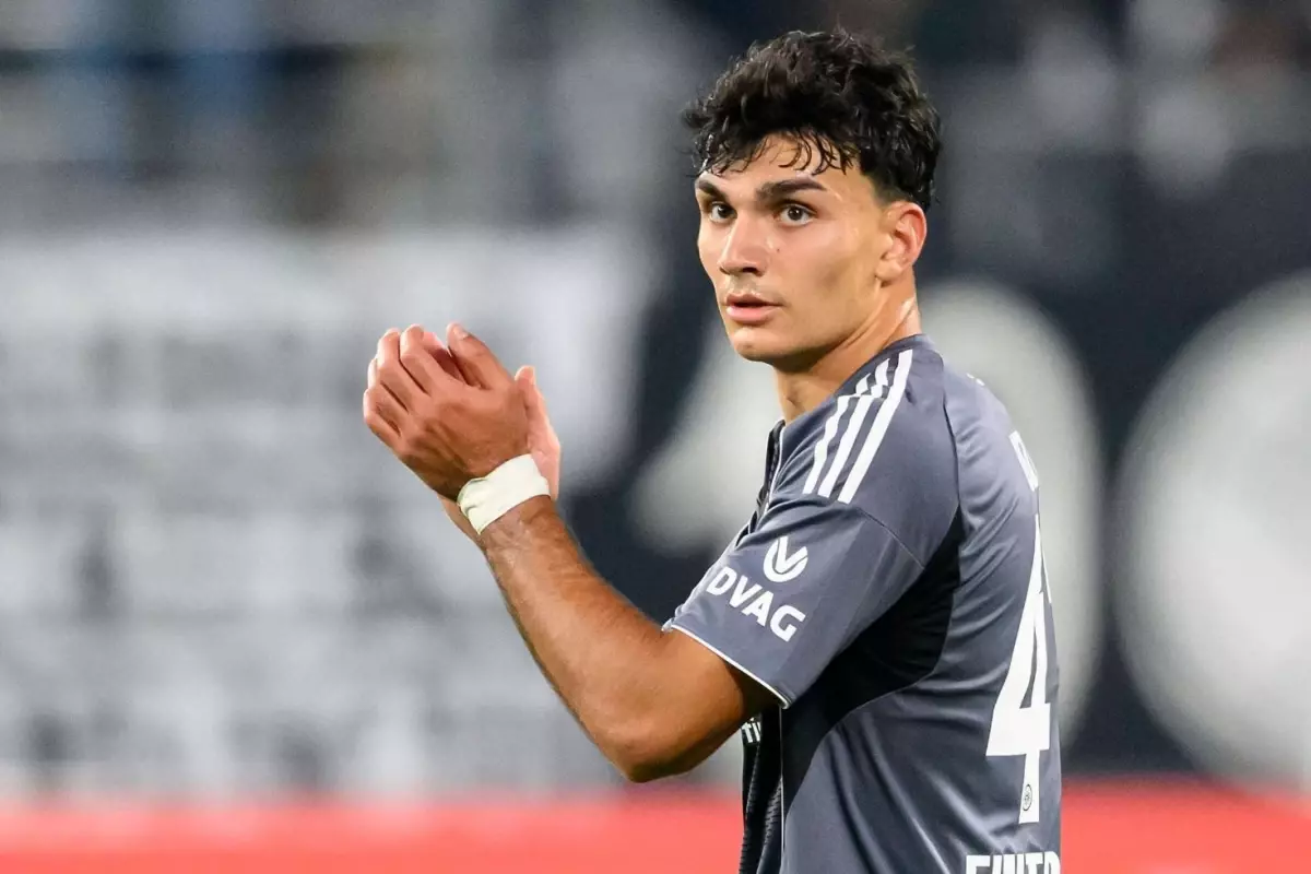 almanya milli takiminin buyuk pismanligi can uzun STVgw9t5