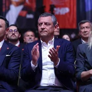 chpde gozler yarinki kurultay davasinda masada 3 senaryo var Tc3K7PZS.jpg