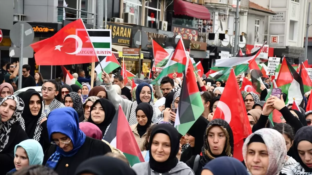 duzcede gazze icin yuruyus duzenlendi XQYCfMUK