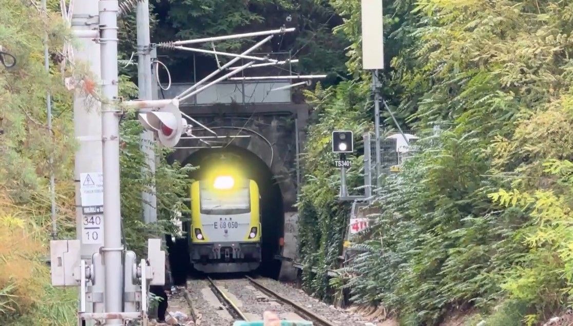 evlerin altindan gecen 114 yillik tren tuneli mahalleyle butunlesti yF13Lsib