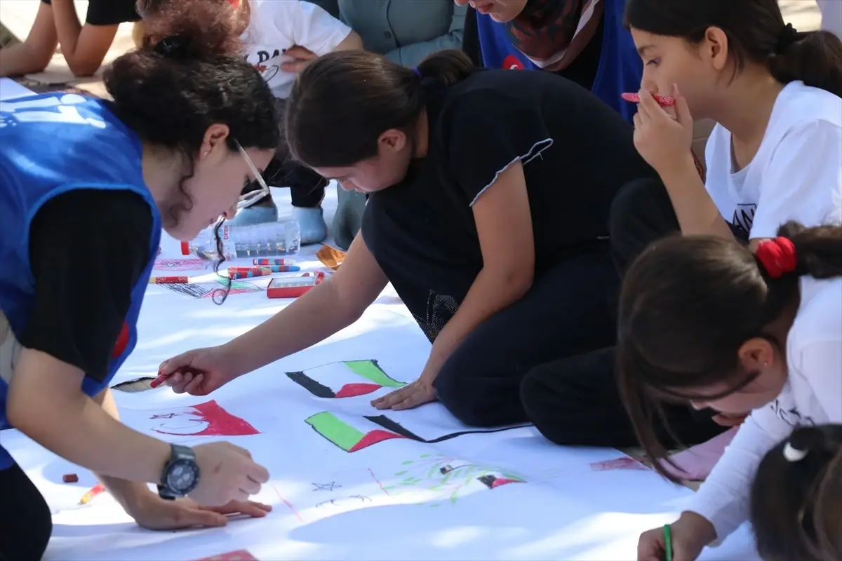 filistinli cocuklar icin resim etkinligi zINcKTN3