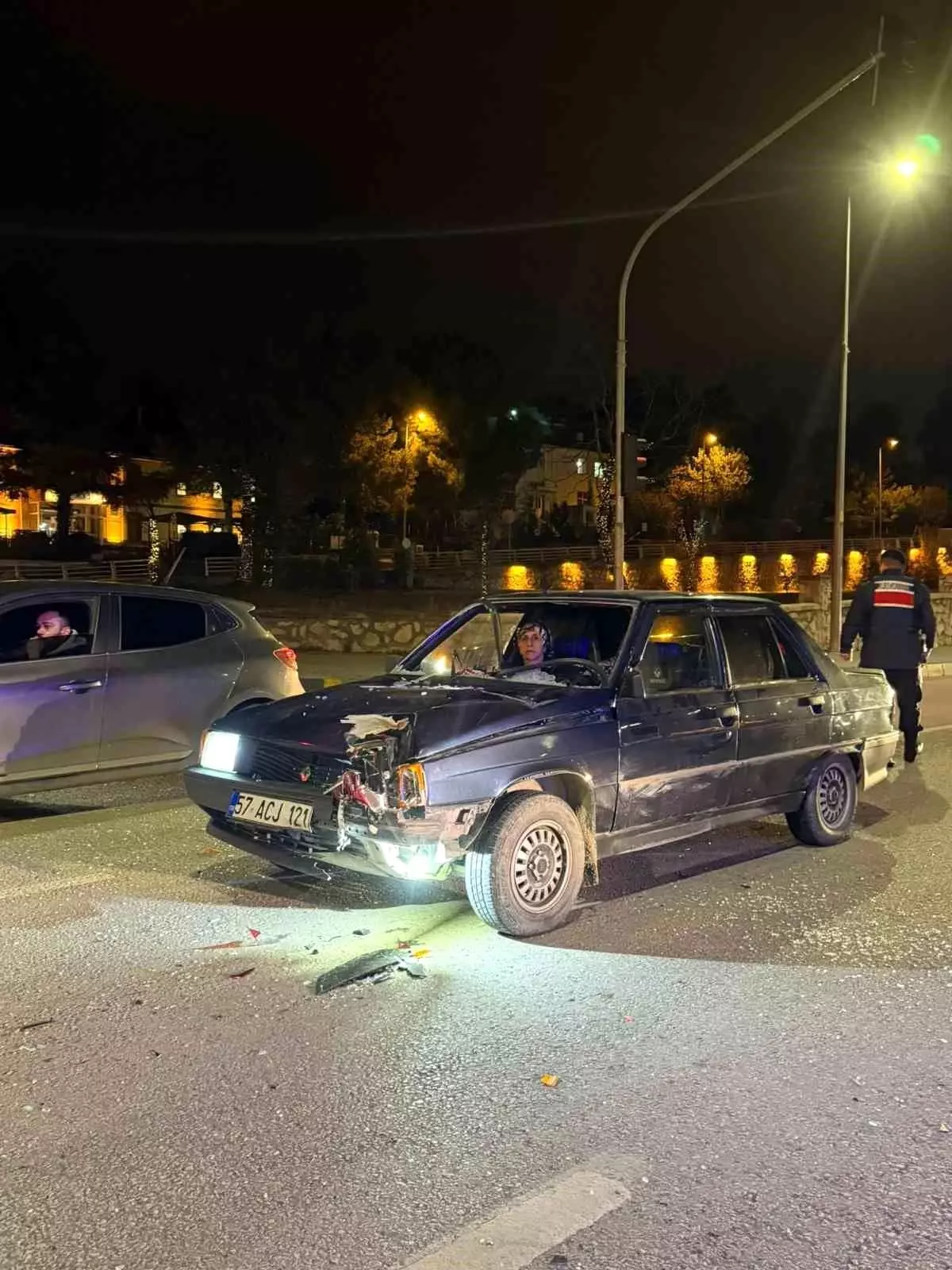 karabukte motosiklet surucusune otomobil carpmasi sonucu yaralanma SGdqvmWf